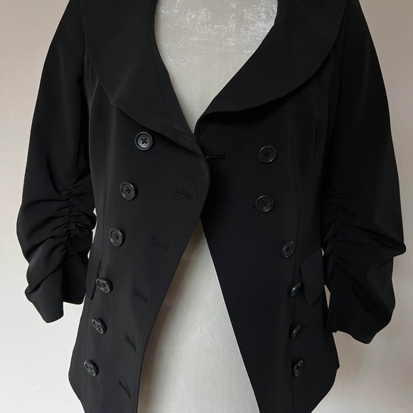 VINTAGE Elizabeth and James blazer - black, double breasted, ruched sleeves - Picture 10 of 16
